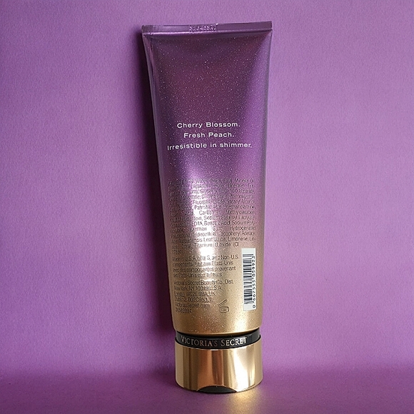 Victoria's Secret Love Spell Shimmer Body Lotion 💋 - Picture 3 of 5